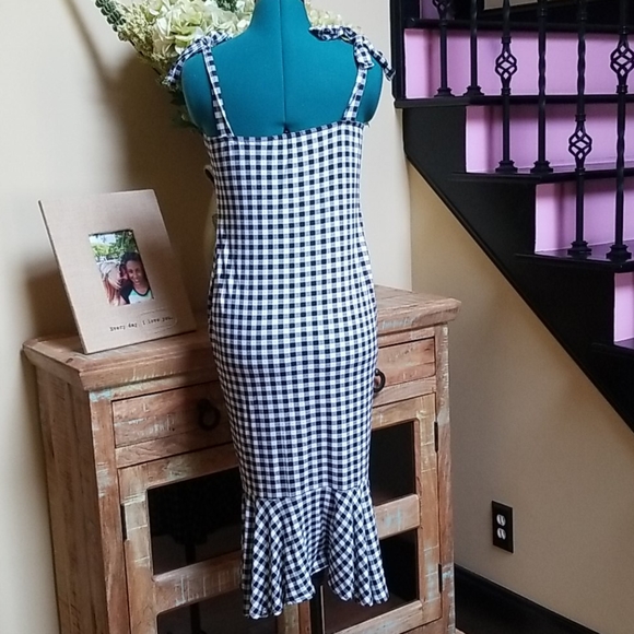 NWOT Pretty Little Thing Checkboard Dress - SZ 10 - Picture 5 of 9